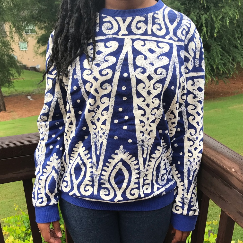 Vintage blue and white tribal sweater/sweatshirt - Picture 2 of 2